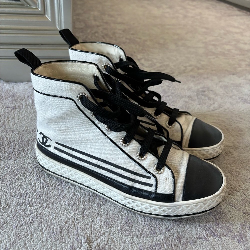 Chanel 19C High top cruise sneakers